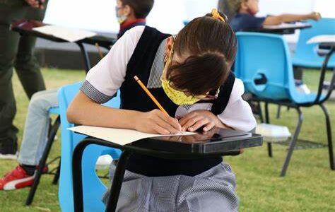 Estudiantes despiden septiembre con megapuente; el 1 de octubre tampoco hay clases